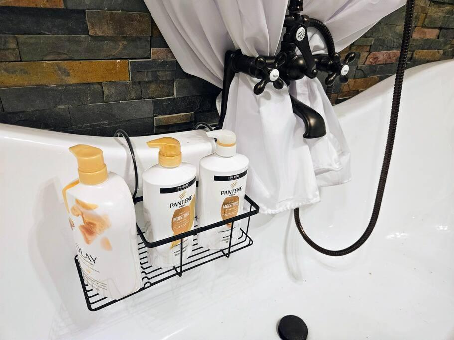 Private Cabin- Breakfast - Double Tub - 75In Tv - Sup - Washer Dryer - Bbq West Point Экстерьер фото
