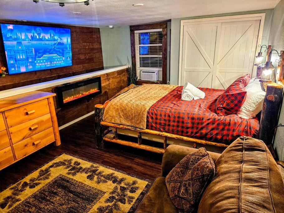 Private Cabin- Breakfast - Double Tub - 75In Tv - Sup - Washer Dryer - Bbq West Point Экстерьер фото