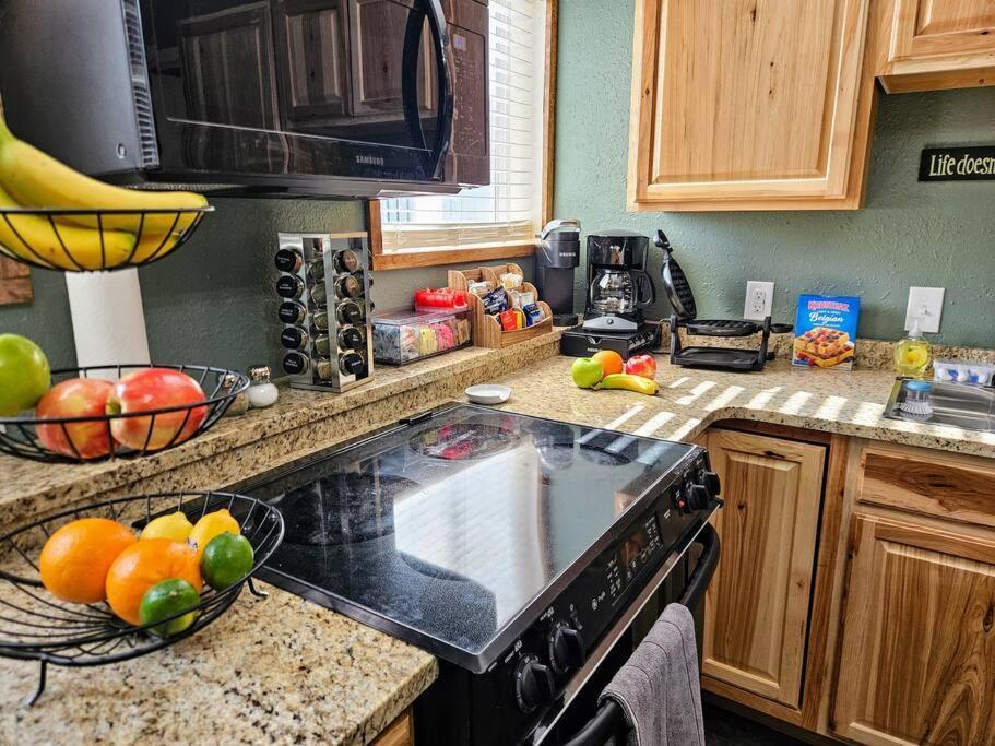 Private Cabin- Breakfast - Double Tub - 75In Tv - Sup - Washer Dryer - Bbq West Point Экстерьер фото